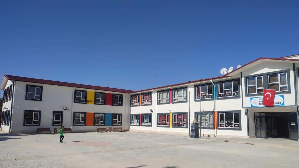      Okulumuz yeni binasına taşınmıştır !